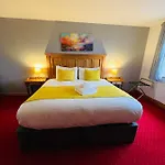Marina Bed & Breakfast 4*