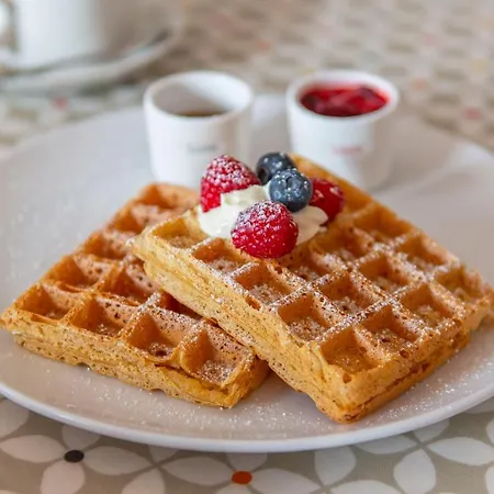 Marina לינה וארוחת בוקר 4*