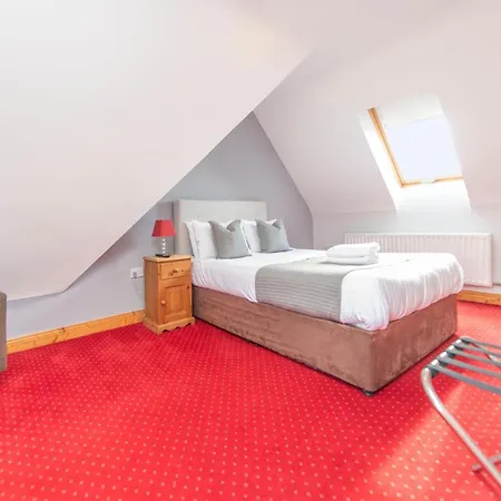 Marina לינה וארוחת בוקר 4*