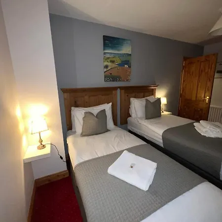 Marina לינה וארוחת בוקר 4*