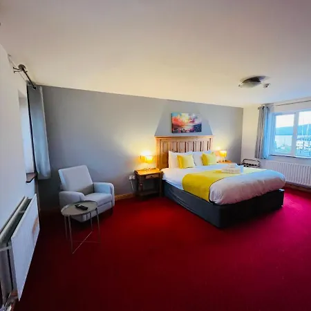 Marina לינה וארוחת בוקר