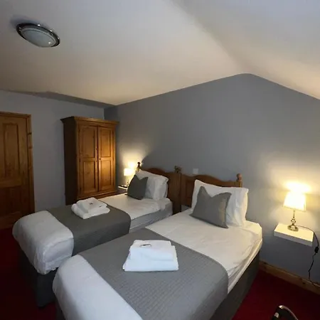 Marina לינה וארוחת בוקר 4*